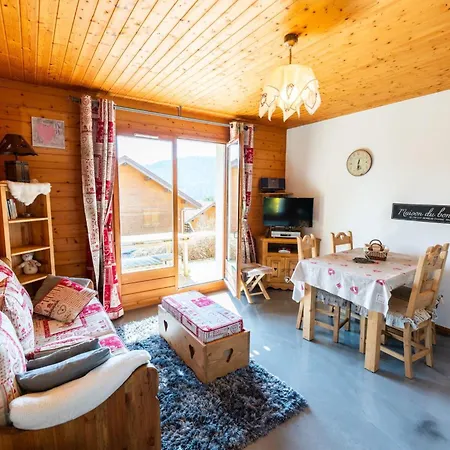 Cosy And Exotic - View On The Apartment